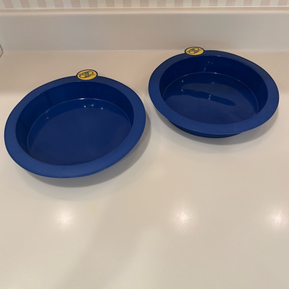 Smartware Silicone Set Of Two Round Blue Cake Pan - Picture 3 of 9
